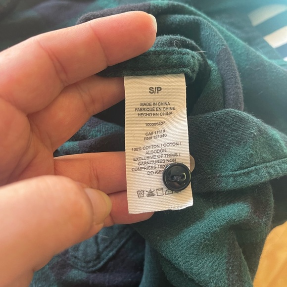 2/$20 Garage hooded flannel - Picture 5 of 6